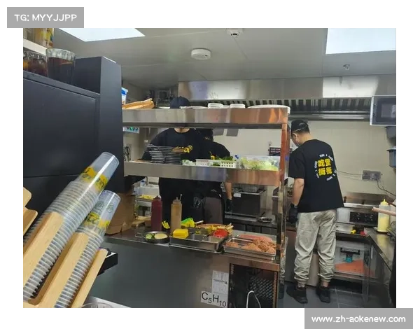 揭秘曼联汉堡店二，顶级汉堡制作工艺与美味体验